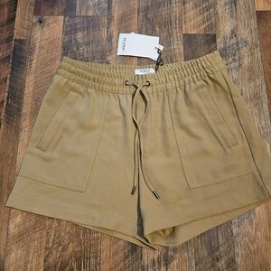 Banana Republic BR Sport Shorts Size Small Womens UPF 50 Wrinkle Resistant